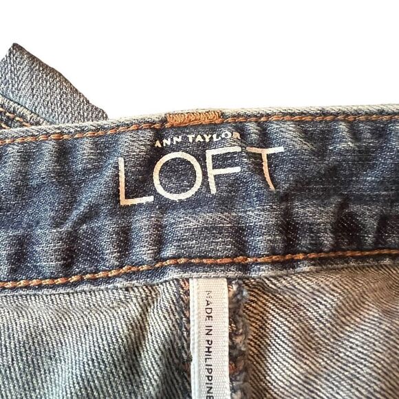 3 for $30! Loft medium wash jean shorts with frayed ends. Size 27 - Picture 3 of 9